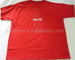 精品T恤 深圳市环球伟业服装引领时尚零售新潮流